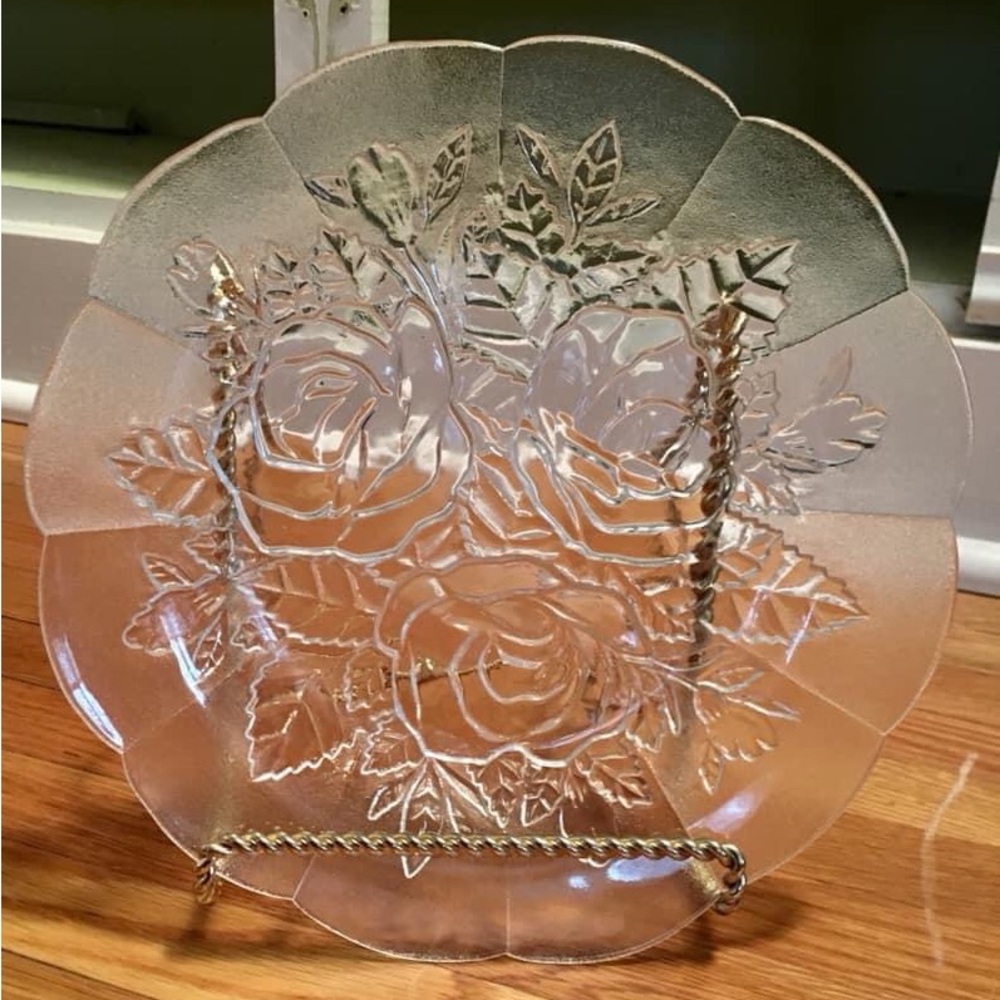 4285 SET OF 4 Parisi Salad Bowl Rose Embossed Scalloped Edge Crystal Livia